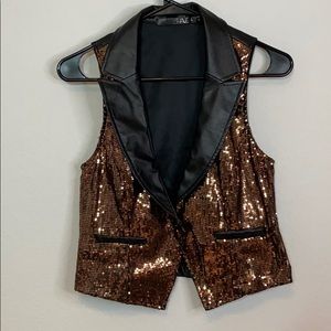 3/$15 🦉 Sequined Vest